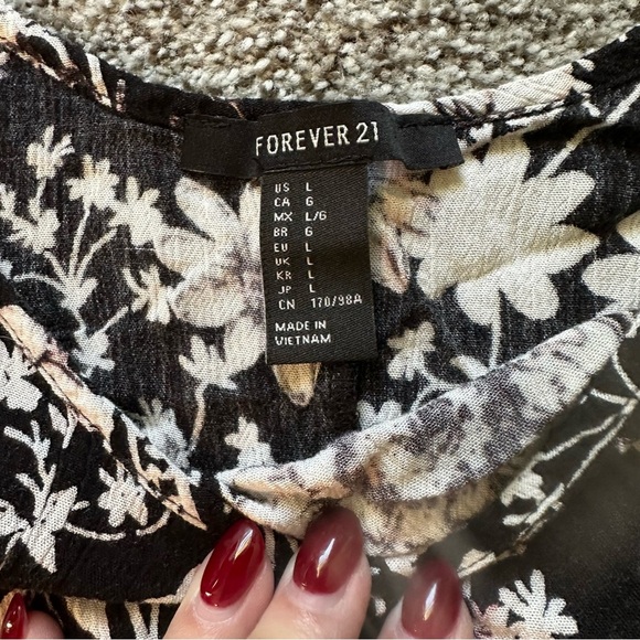 Forever 21 L Black White Floral Off Shoulder Top R $35 - Picture 7 of 10